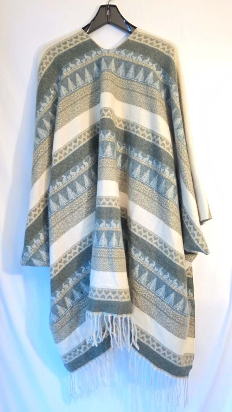 Aztec Pattern Fringe Ruana Wrap, One-size - Picture 4 of 4